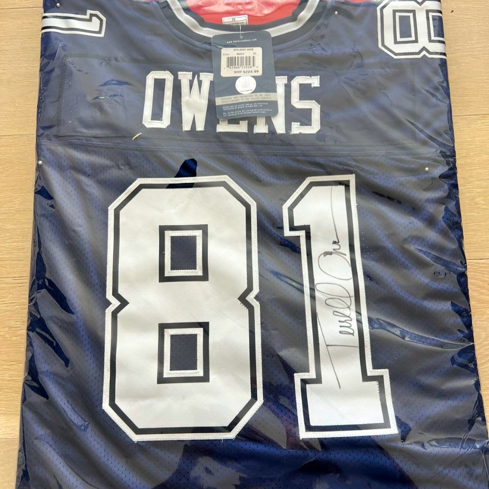 Terrell Owens MINT + Signed/Autographed Dallas Cowboys navy blue Framed Jersey